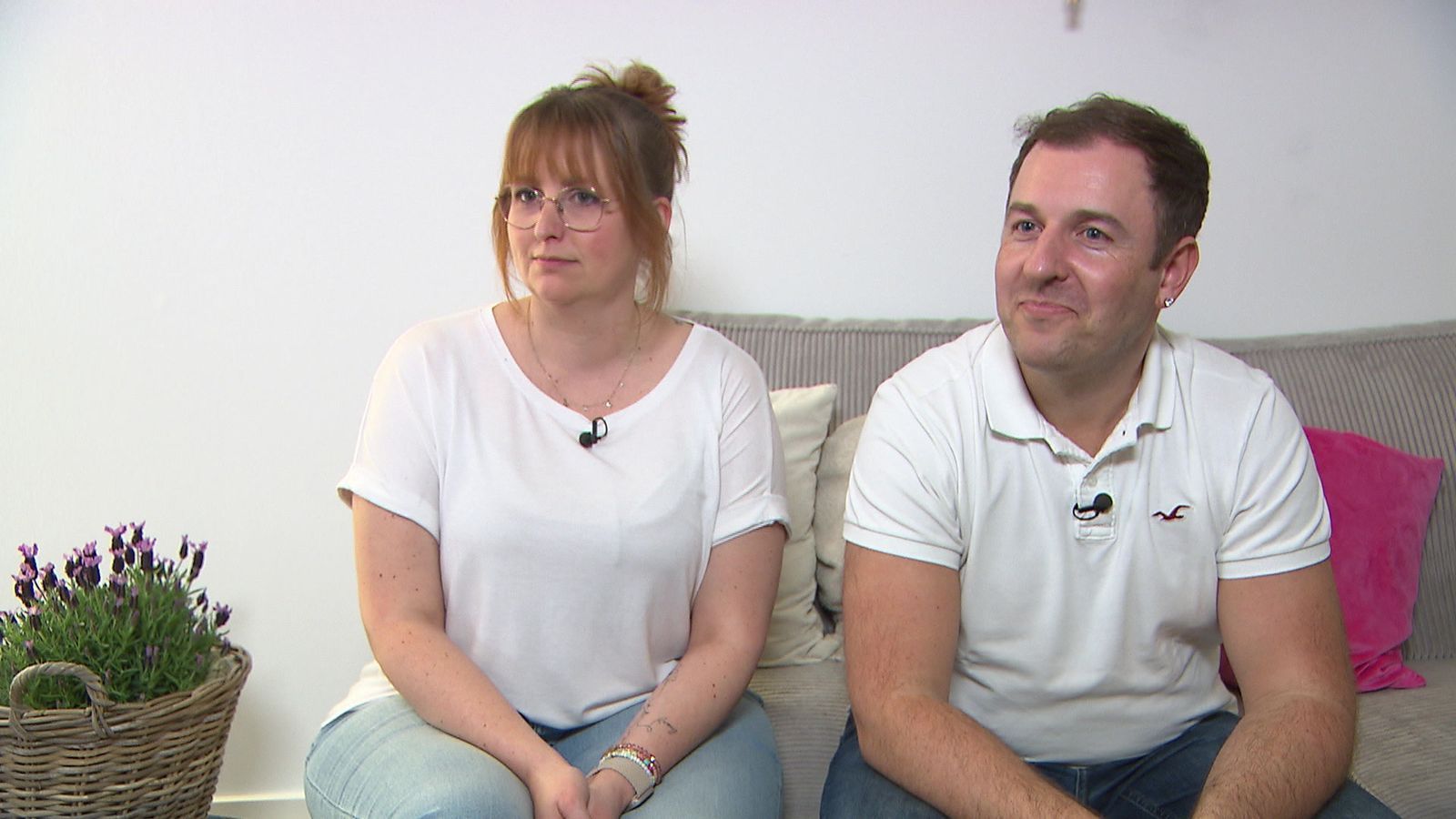 Katrin und Tim sind größtenteils mit dem Dinner zufrieden. (Bild: RTL)