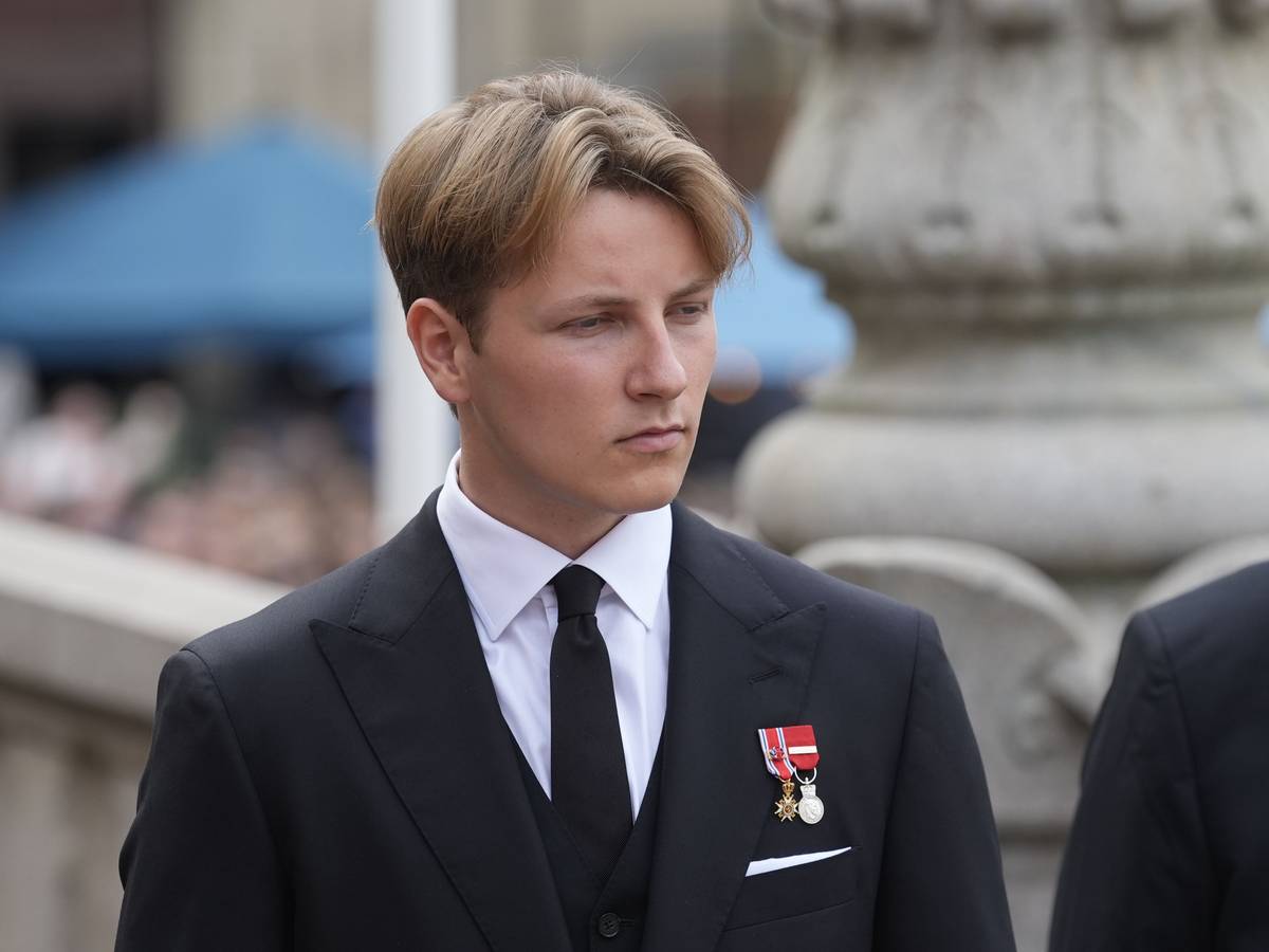 Sverre Magnus, Prinz von Norwegen, trifft im Storting ein, wo König Haakon VIII. gemäß der Verfassung seinen Eid ablegen wird.
