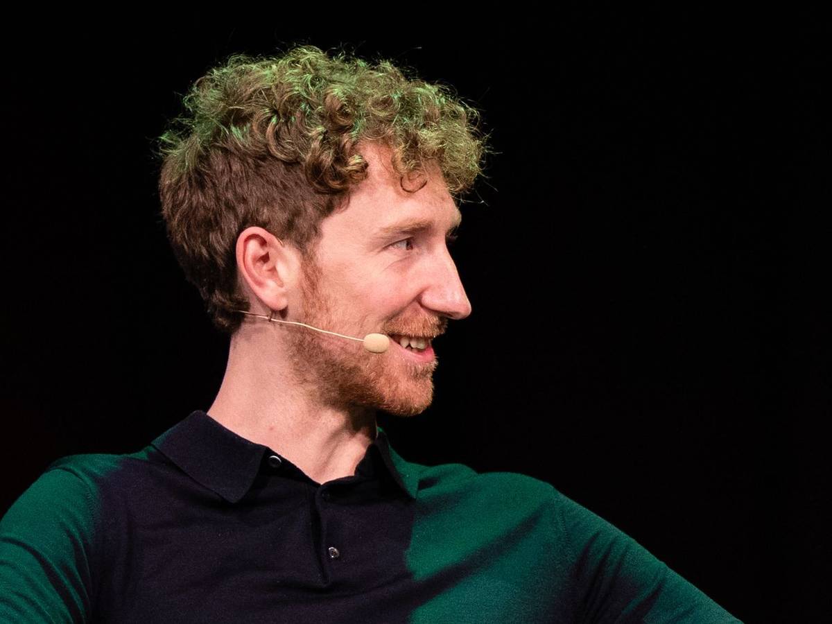 Louis Klamroth hat im Podcast „Deutschland3000“ über seine Arbeit als ARD-Polittalker gesprochen.