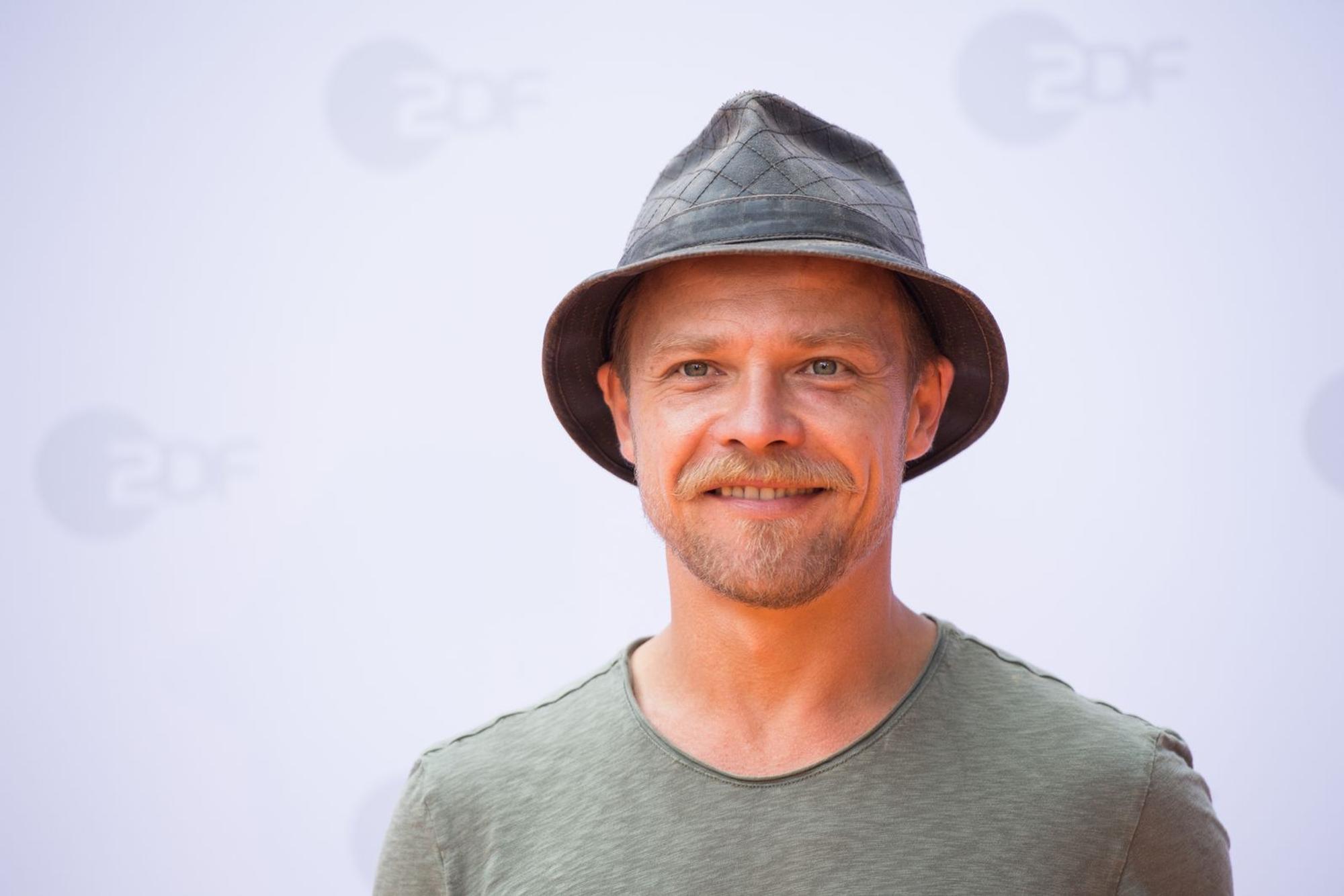 Auch privat lebt Matthias Koeberlin seit einigen Jahren am Bodensee: " Vorarlberg ist einfach ein wahnsinnig schöner Fleck Erde“, schwärmt er im Interview. (Bild: 2017 Sebastian Widmann/Getty Images)