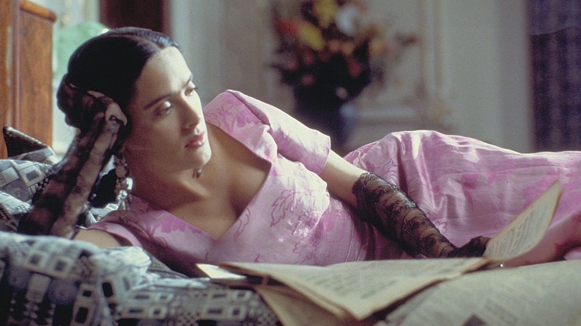 Eine der meistgeschätzten Persönlichkeiten Mexikos: 2002 spielte Salma Hayek die Hauptrolle im Biopic „Frida“ über die Malerin Frida Kahlo. (Bild: Buena Vista International)