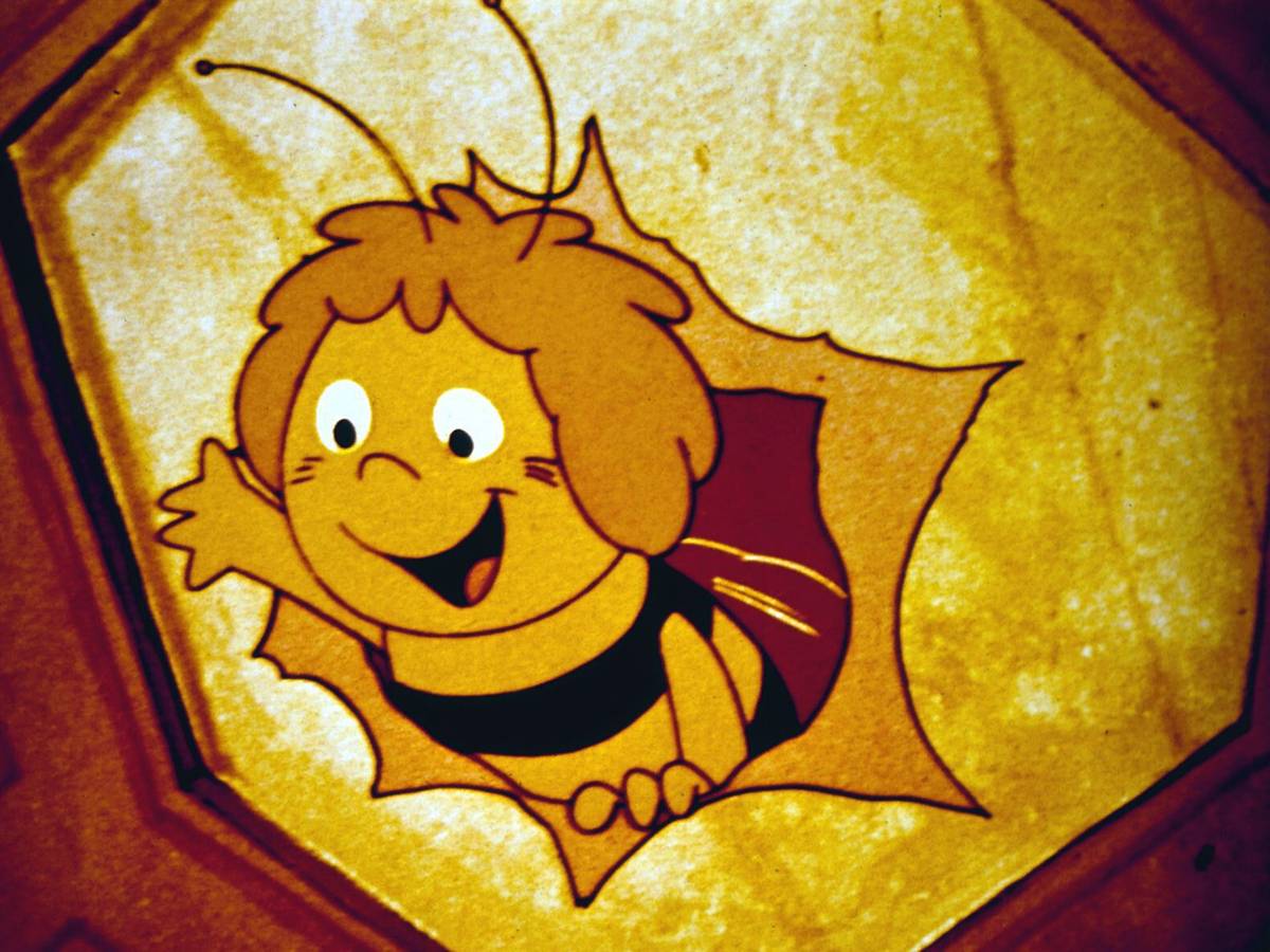 Eine ganz besonders freche, neugierige Biene ist ausgeschlüpft: die Biene Maja (Aufnahme aus 1976).