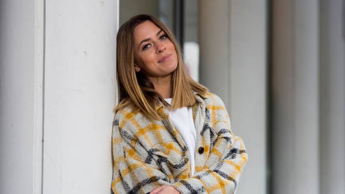 Vanessa Mai posiert.