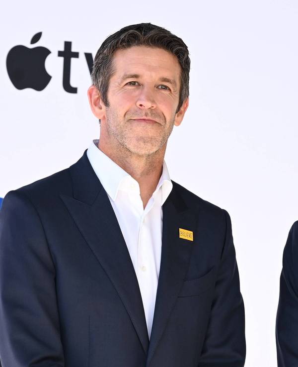 John Ternus und Tim Cook