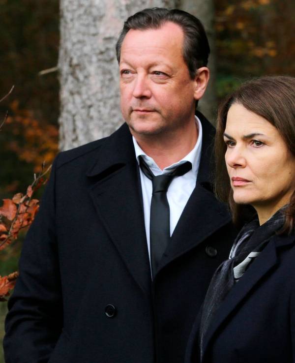 Hanns von Meuffels (Matthias Brandt) und seine Kollegin Constanze Hermann (Barbara Auer) kehren einmalig zu „Polizeiruf 110“ zurück. (Bild: ARD / Christian Schulz)