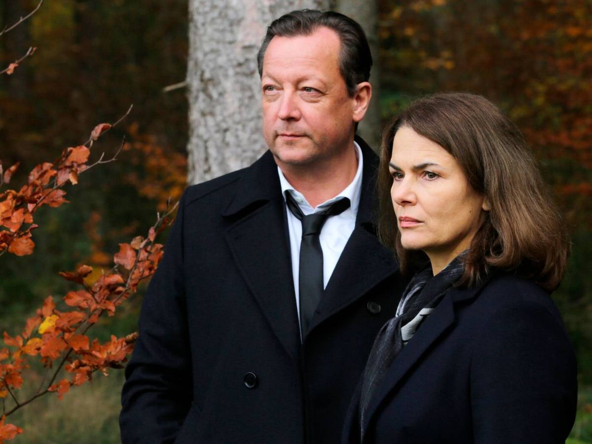 Hanns von Meuffels (Matthias Brandt) und seine Kollegin Constanze Hermann (Barbara Auer) kehren einmalig zu „Polizeiruf 110“ zurück. (Bild: ARD / Christian Schulz)