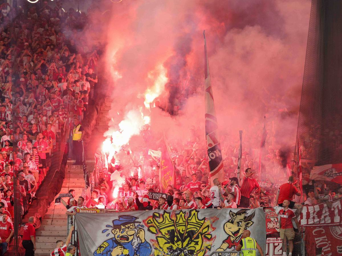 Die Fans des 1. FC Köln zündelten am Freitag ordentlich vor dem Anpfiff in Stuttgart.