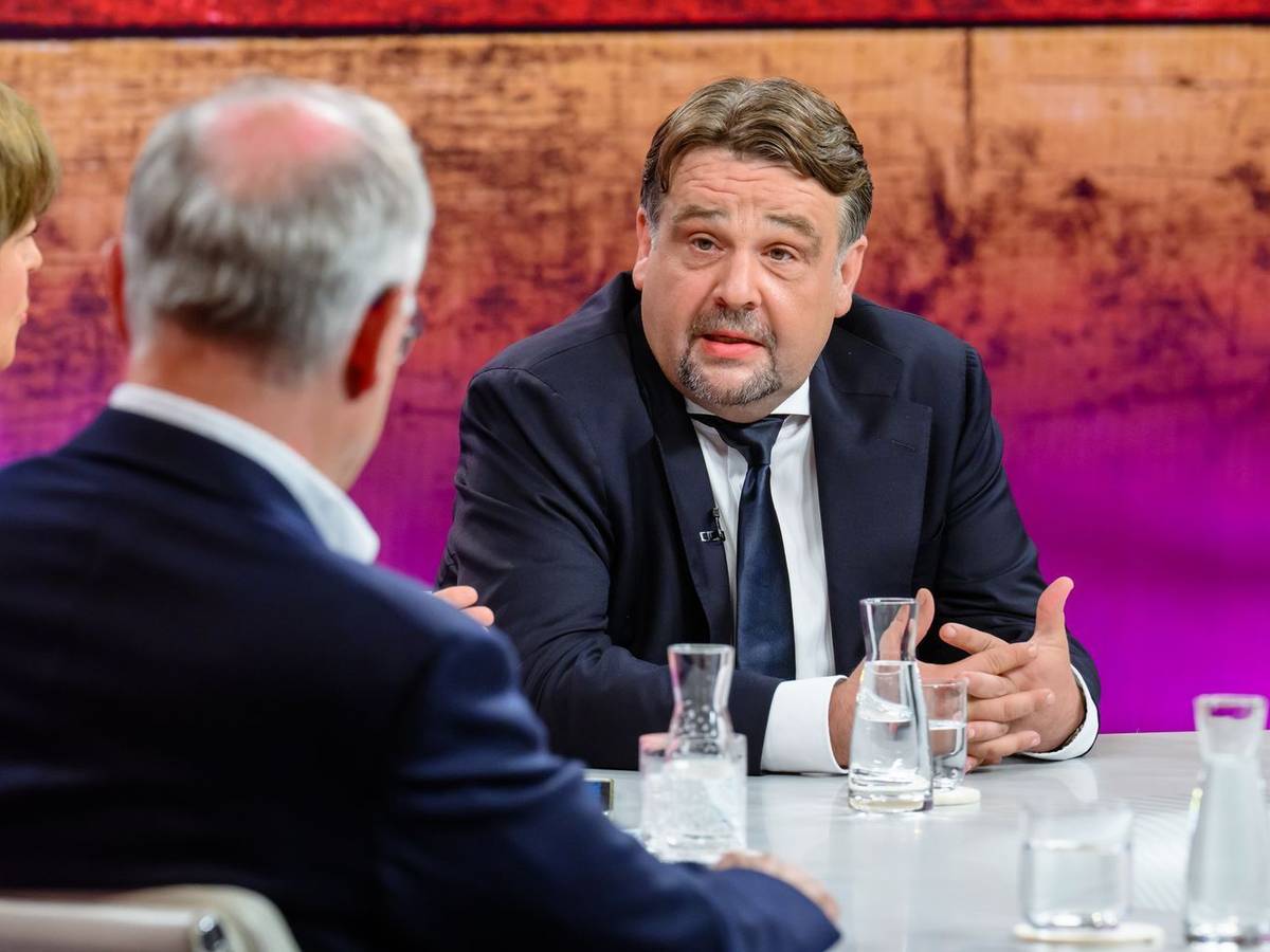Dennis Radtke von der CDU erteilte einer Zusammenarbeit mit der AfD eine klare Absage: Die Brandmauer sei kein Instrument, um Feuer zu bekämpfen, sondern eine Sicherheitsvorkehrung, damit das Feuer nicht übergreife. (Bild: ZDF/Svea Pietschmann )
