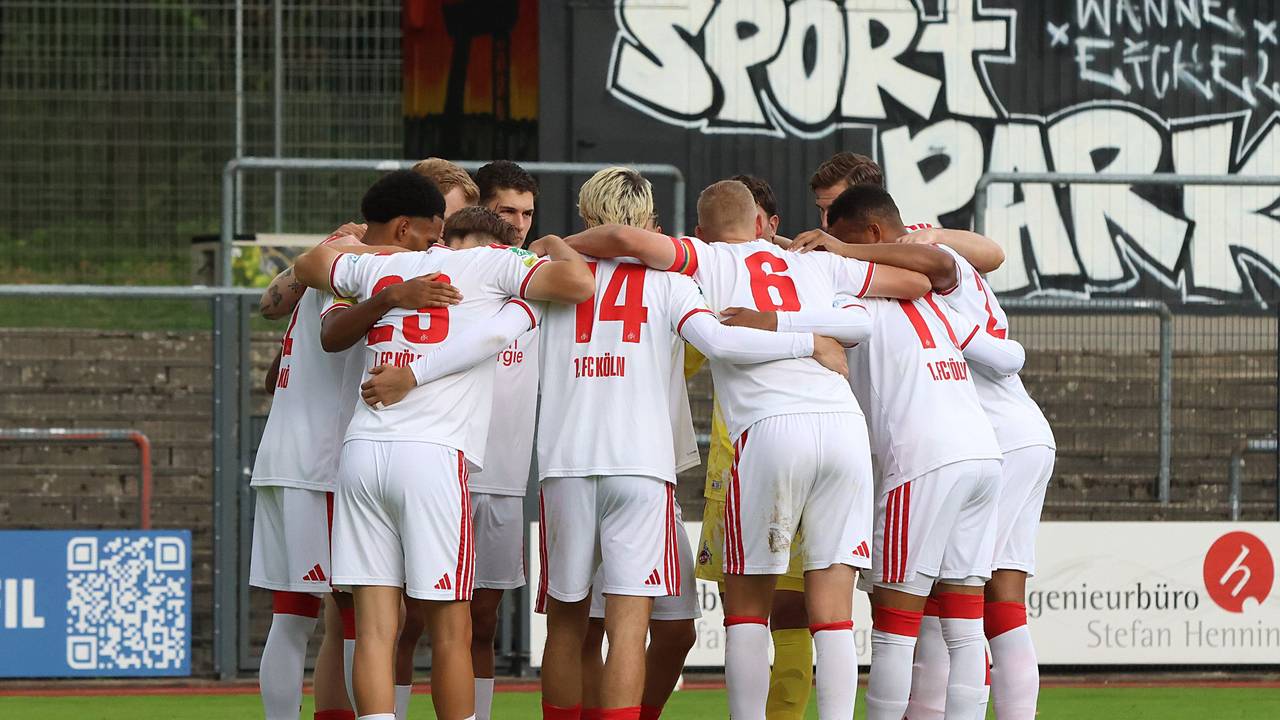 Spielerkreis bei der U21 des 1. FC Köln.