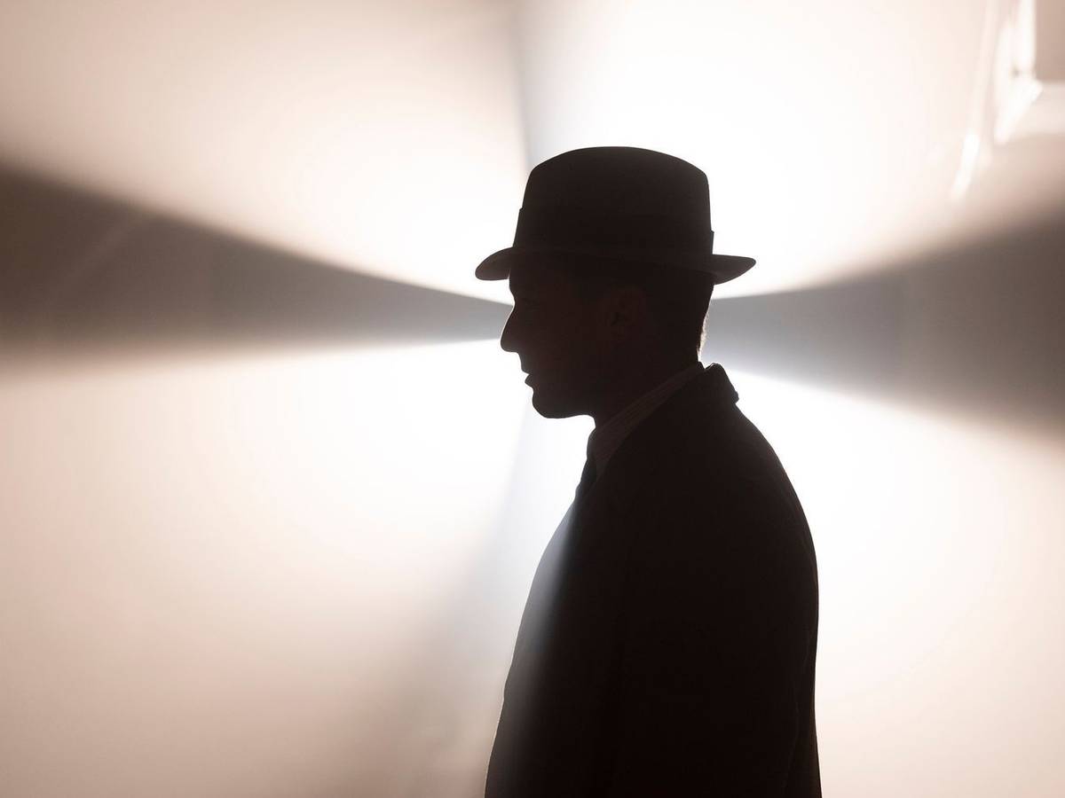 Basierend auf den Romanbestsellern von Volker Kutscher erzählt „Babylon Berlin“ die Geschichte des Kommissars Gereon Rath (Volker Bruch). Nun geht die Serie nach fünf Staffeln in der ARD Mediathek zu Ende. (Bild: Frédéric Batier/X Filme Creative Pool/ARD Degeto Film/SWR/WDR/Radio Bremen/Beta Film)