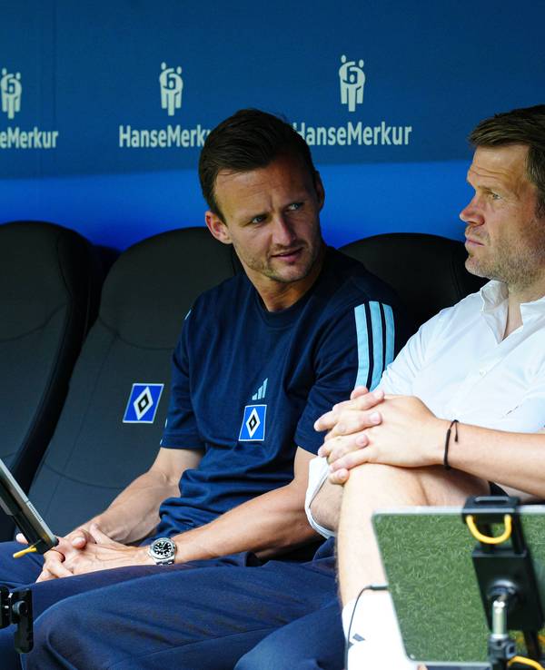 Claus Costa, Dr. Eric Huwer und Merlin Polzin sitzen nebeneinander.