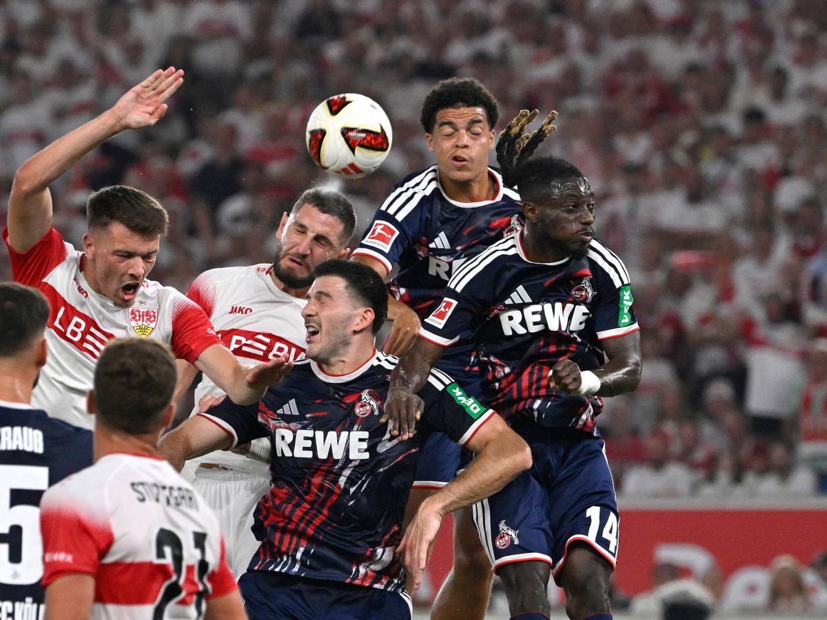 Strafraumszene beim Bundesliga-Spiel des 1. FC Köln beim VfB Stuttgart.