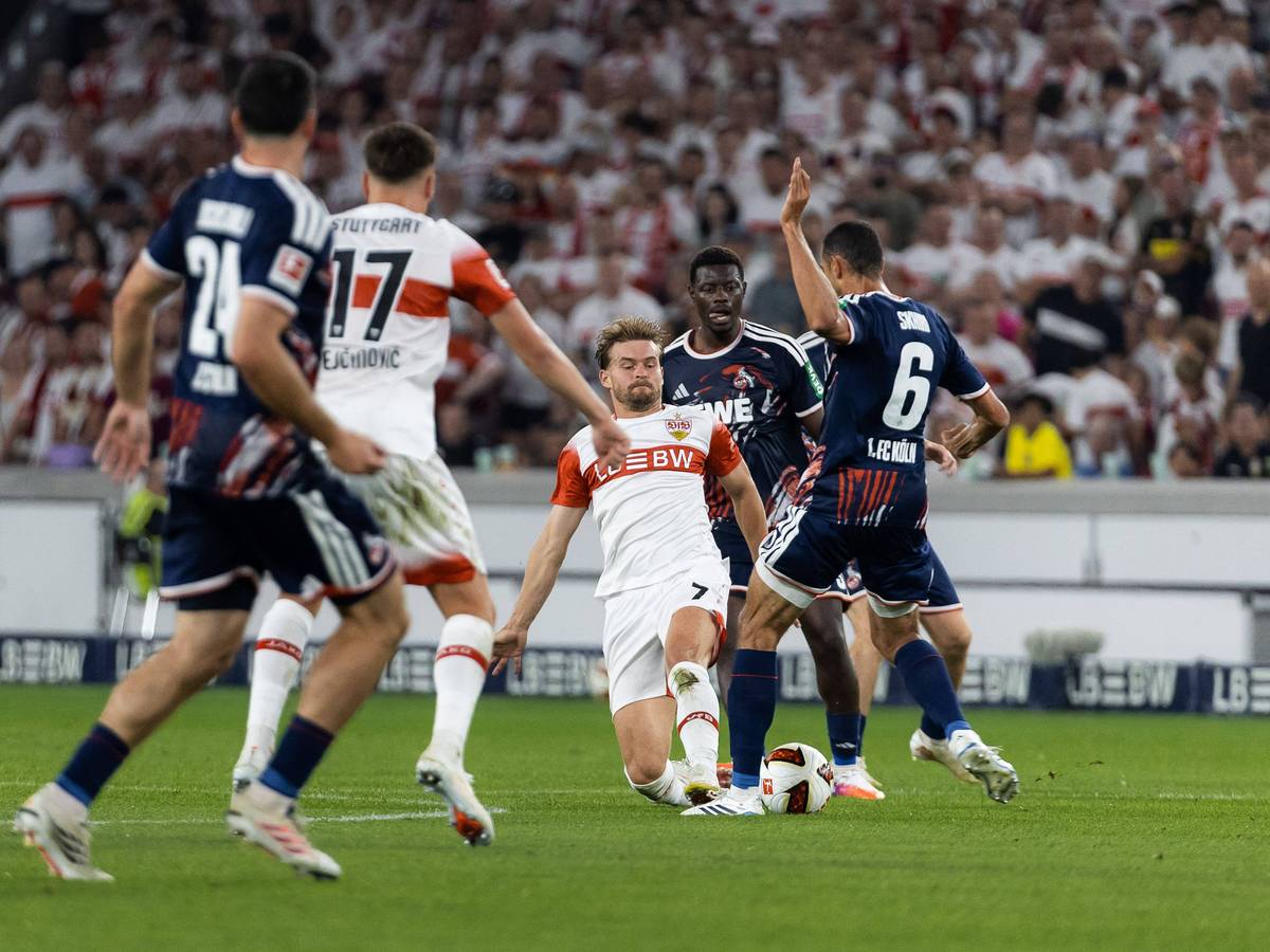 Zweikampf zwischen Ellyes Skhiri und Maximilian Mittelstädt.