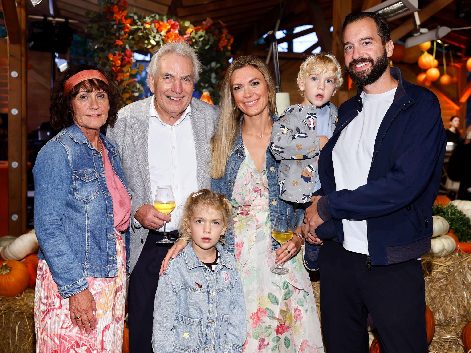 Jürgen Roters mit Familie auf dem Gertrudenhof.