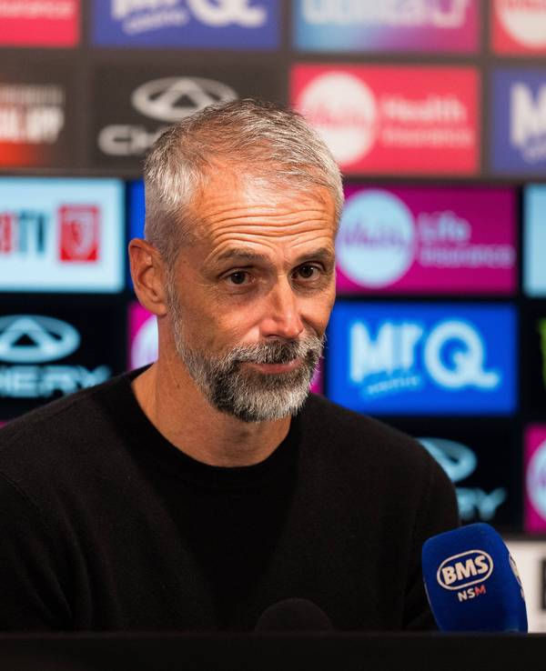 Marco Rose bei einer Pressekonferenz.