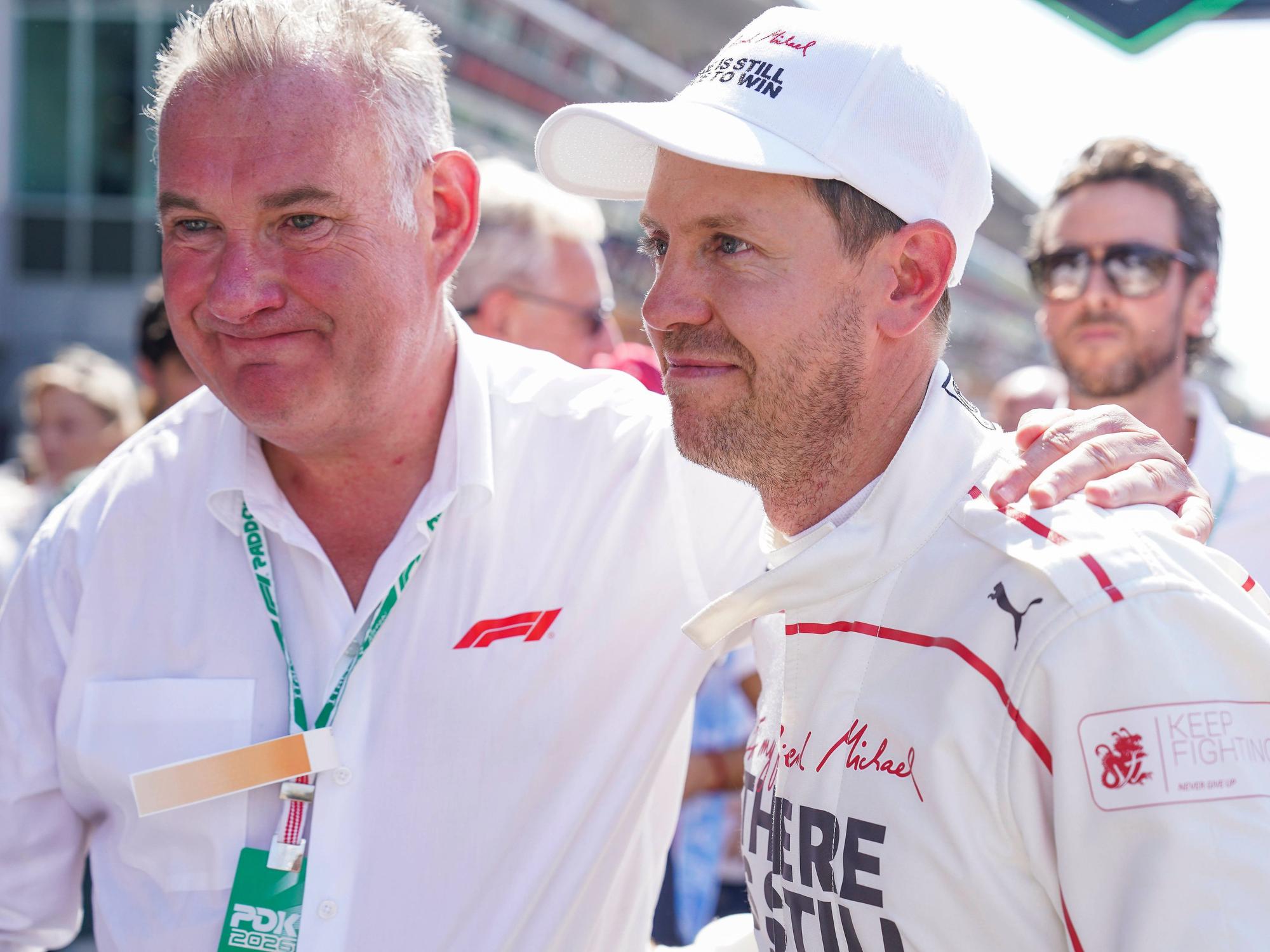 Sebastian Vettel mit bewegtem Gesichtsausdruck.