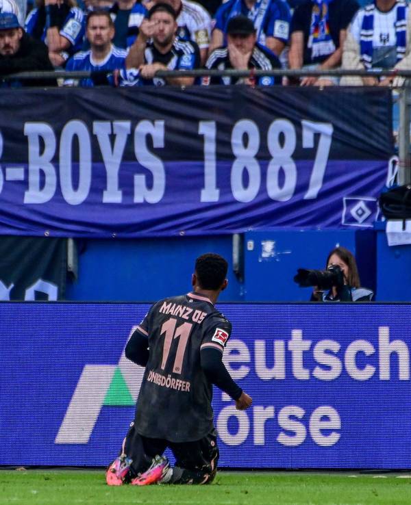 Ransford Königsdörffer jubelt nach seinem Tor in Hamburg
