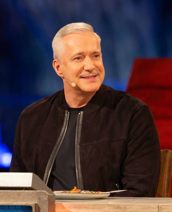 Alexander Herrmann verband bei „Grill den Henssler Sommer-Special“ (VOX) seine Leidenschaften Kochen und Fußball. (Bild: RTL/Markus Hertrich)