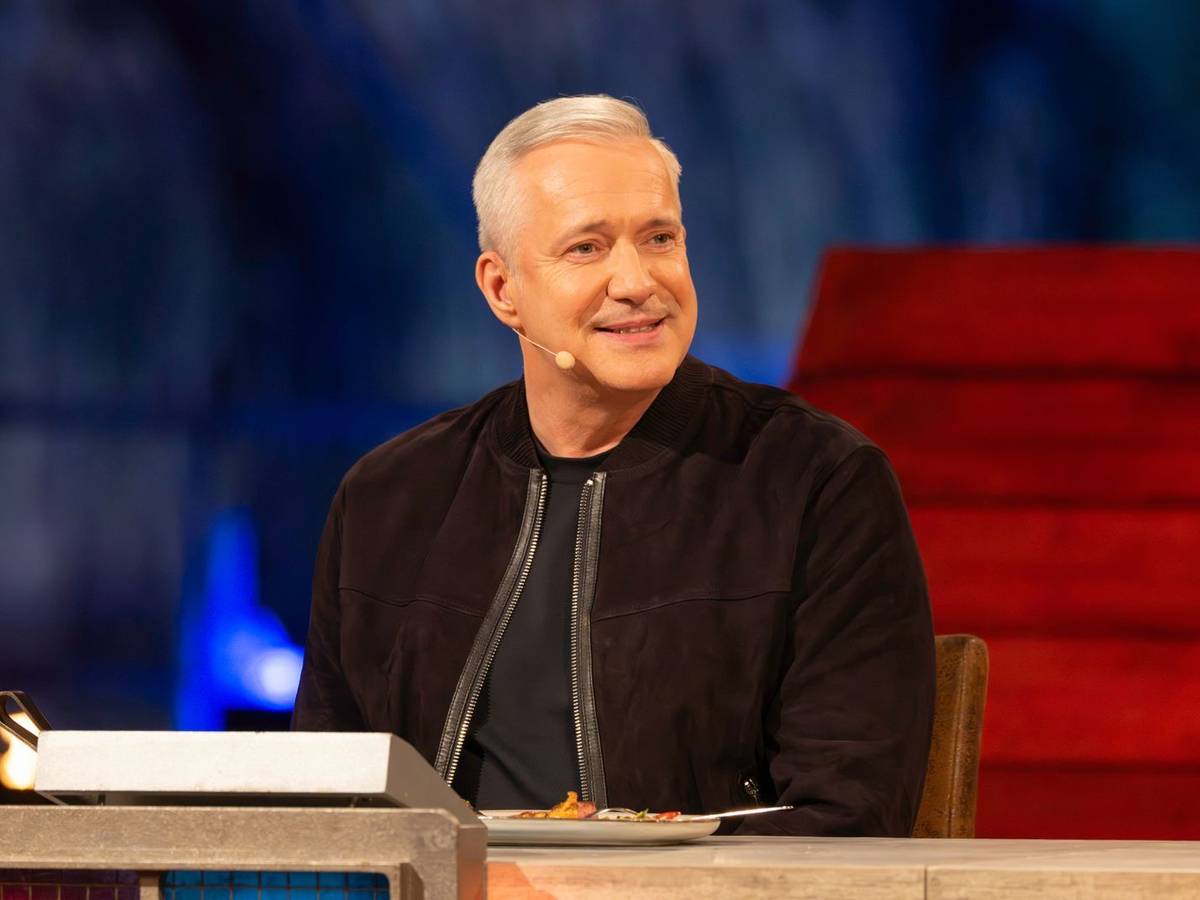 Alexander Herrmann verband bei „Grill den Henssler Sommer-Special“ (VOX) seine Leidenschaften Kochen und Fußball. (Bild: RTL/Markus Hertrich)