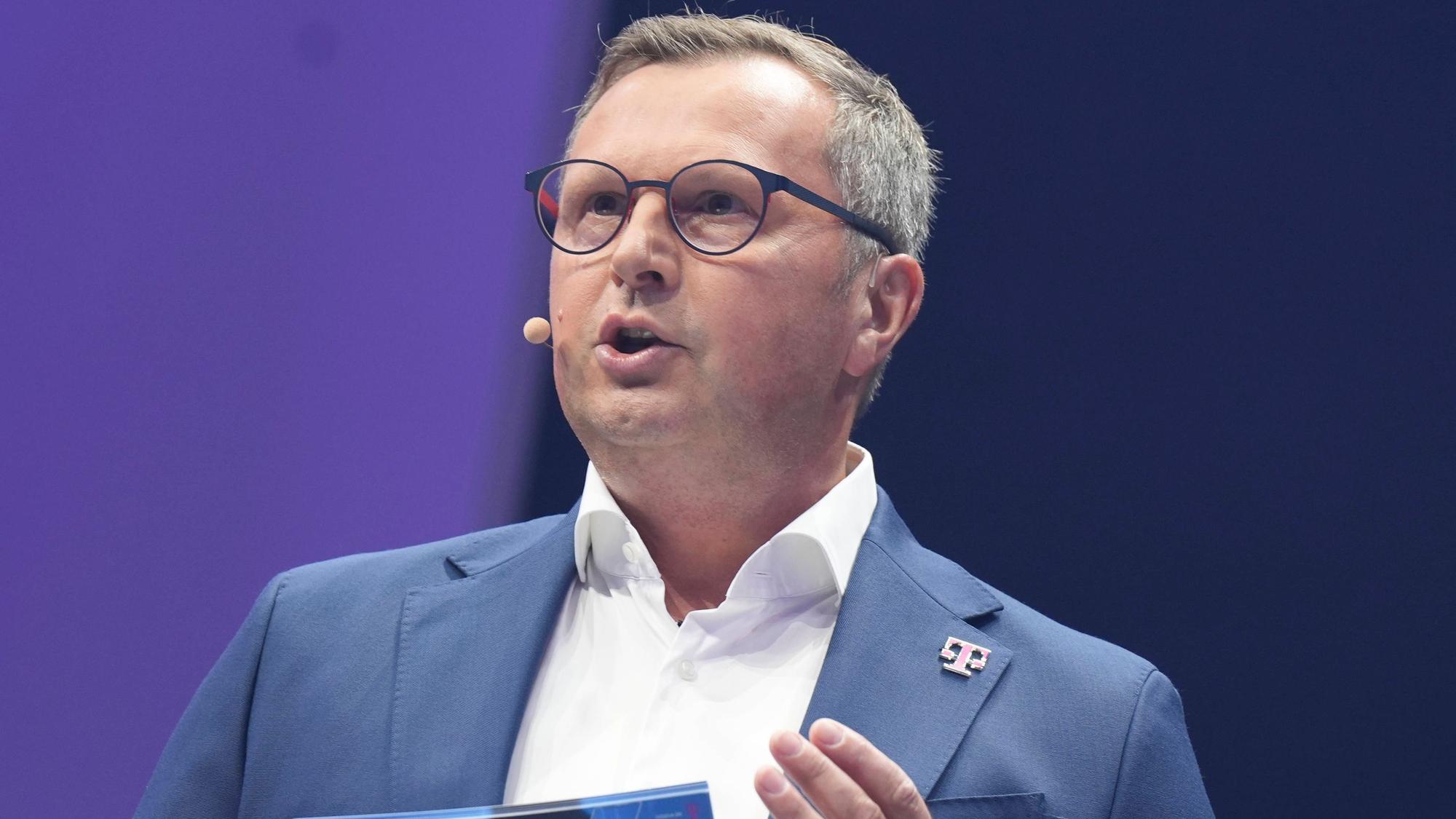 Klaus Werner steht bei der Digital X auf der Bühne.