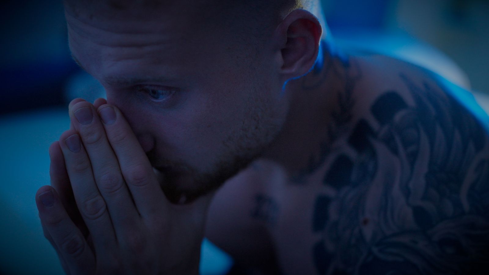 Seine Herzprobleme betrachtet Tom (28) als Warnsignal und als Weckruf: „Dass ich endlich angefangen habe, hinzuschauen: Was ist mir passiert?“ (Bild: ZDF/ Markus Haist)