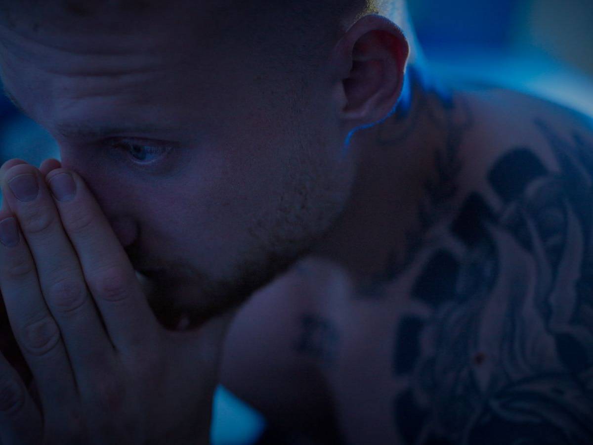 Seine Herzprobleme betrachtet Tom (28) als Warnsignal und als Weckruf: „Dass ich endlich angefangen habe, hinzuschauen: Was ist mir passiert?“ (Bild: ZDF/ Markus Haist)