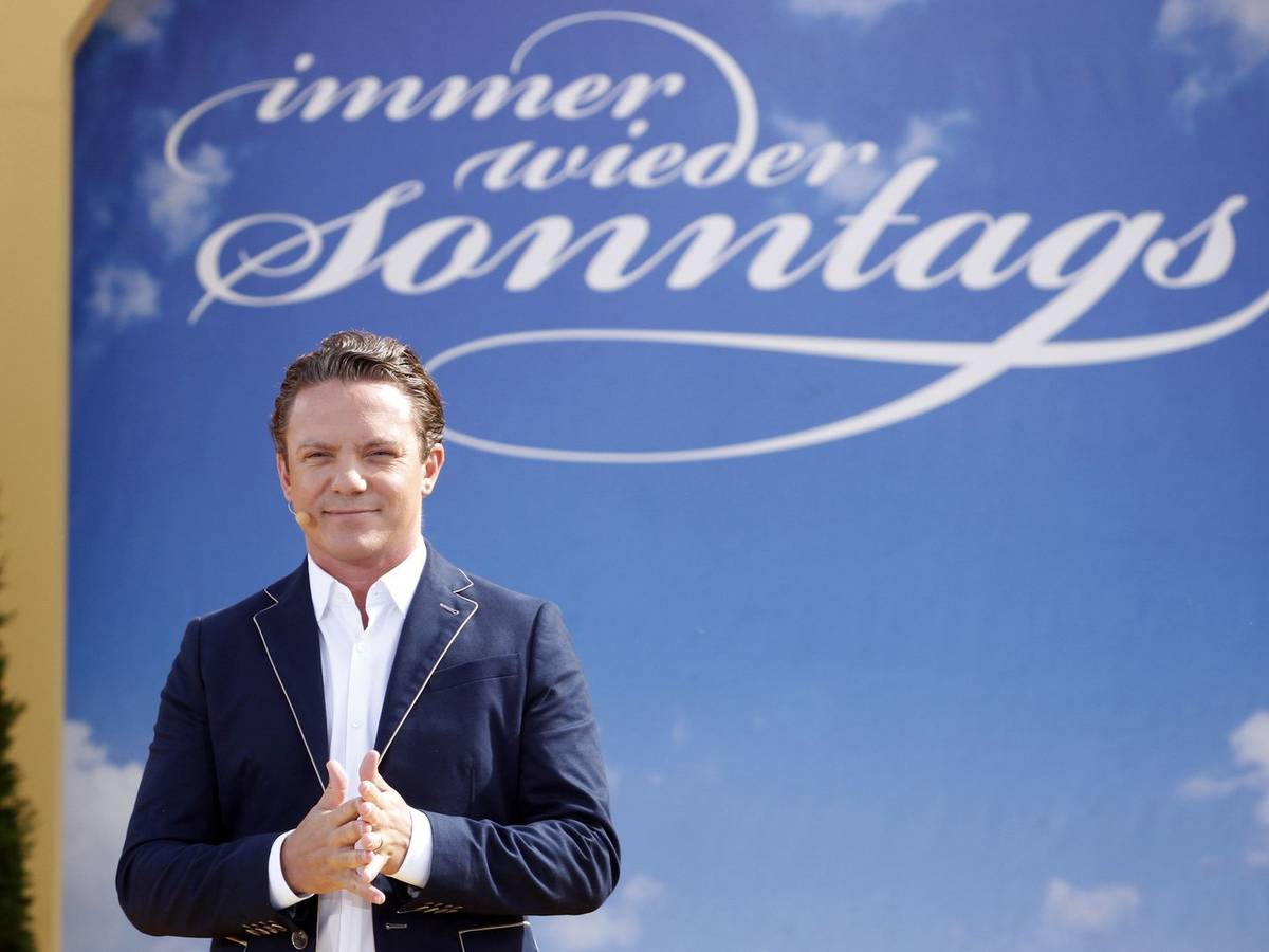Über 20 Jahre lang hat Stefan Mross „Immer wieder sonntags“ moderiert. Nun steht die ARD-Schlagershow vor dem Aus. (Bild: 2015 Getty Images/Michele Tantussi)