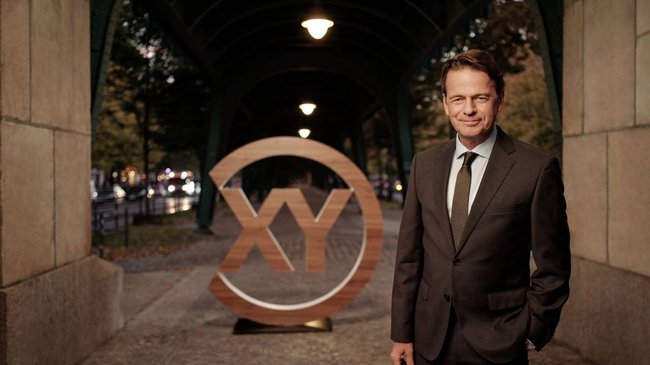 Rudi Cerne und sein Team von „Aktenzeichen XY ... ungelöst“ suchen nach Zeugen im Fall Miguel. (Bild: ZDF/Tobias Schult)