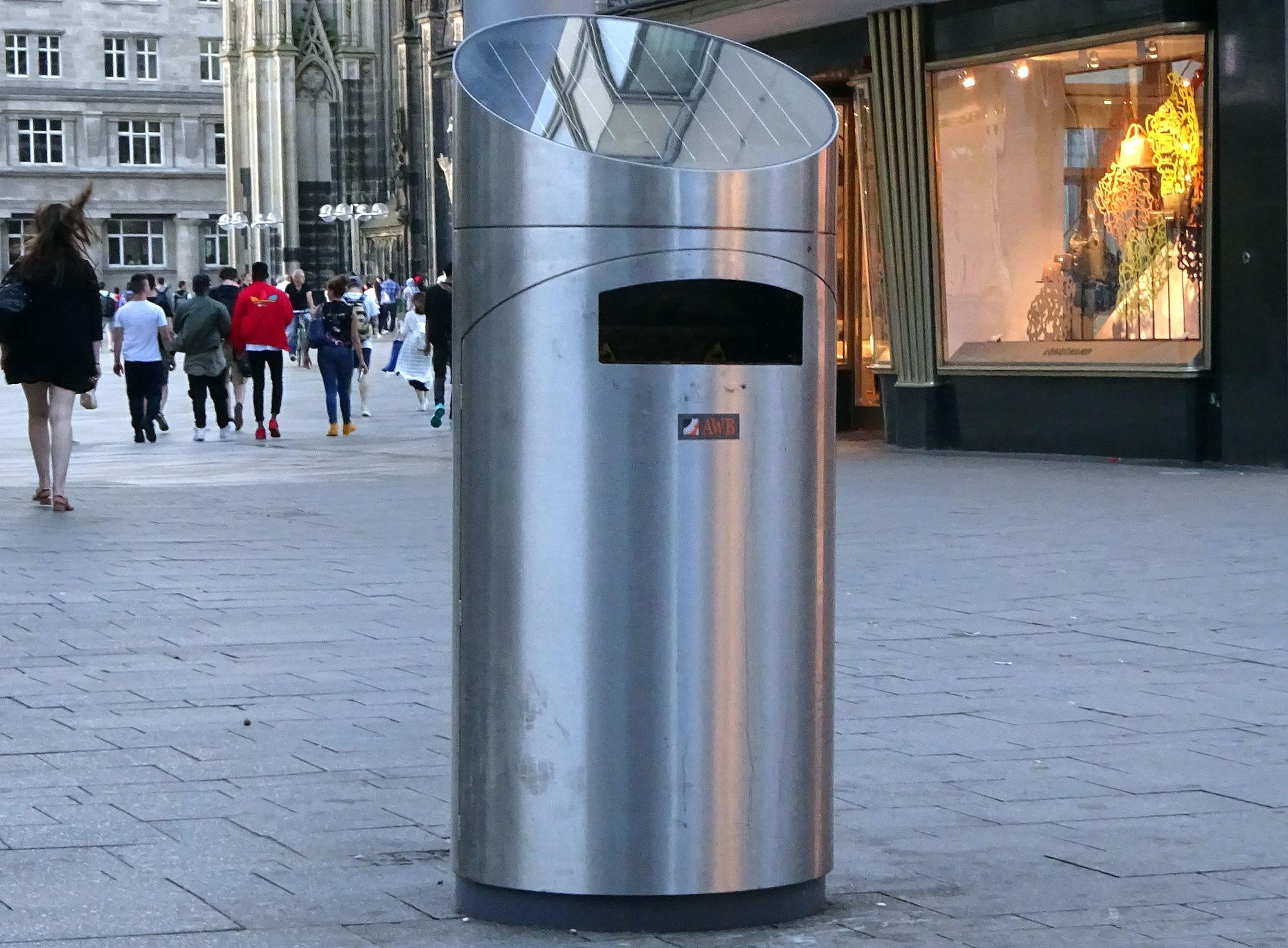Hightech-Mülleimer in Köln