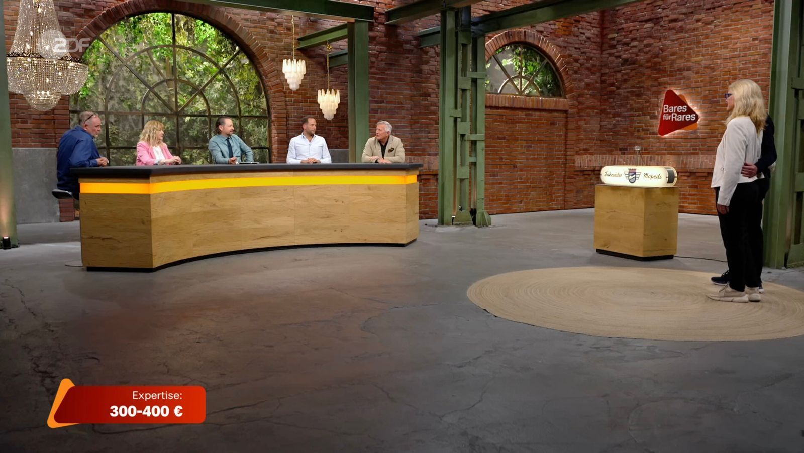 Der Herstellername sagte keinem der Händler bei „Bares für Rares“ etwas. (Bild: ZDF)