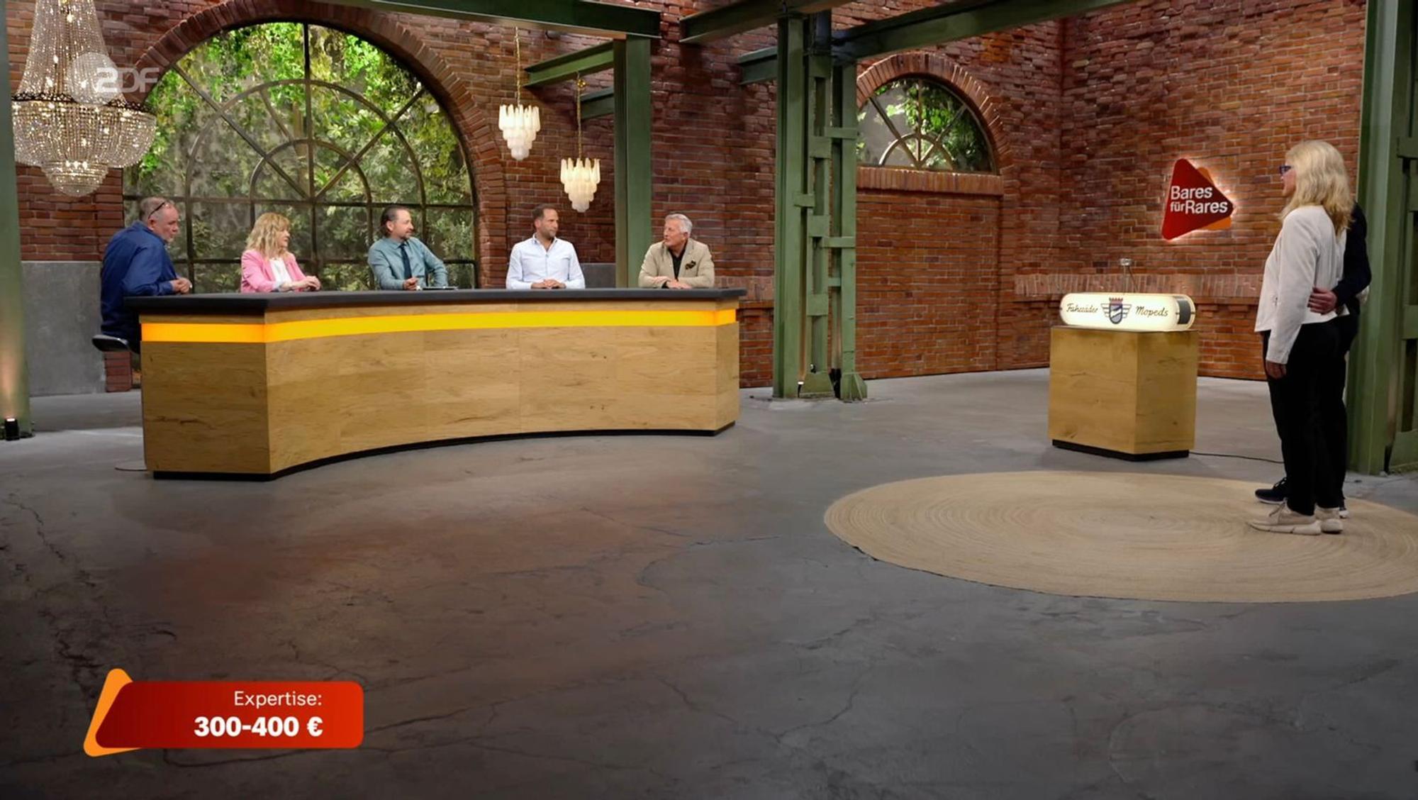 Der Herstellername sagte keinem der Händler bei „Bares für Rares“ etwas. (Bild: ZDF)