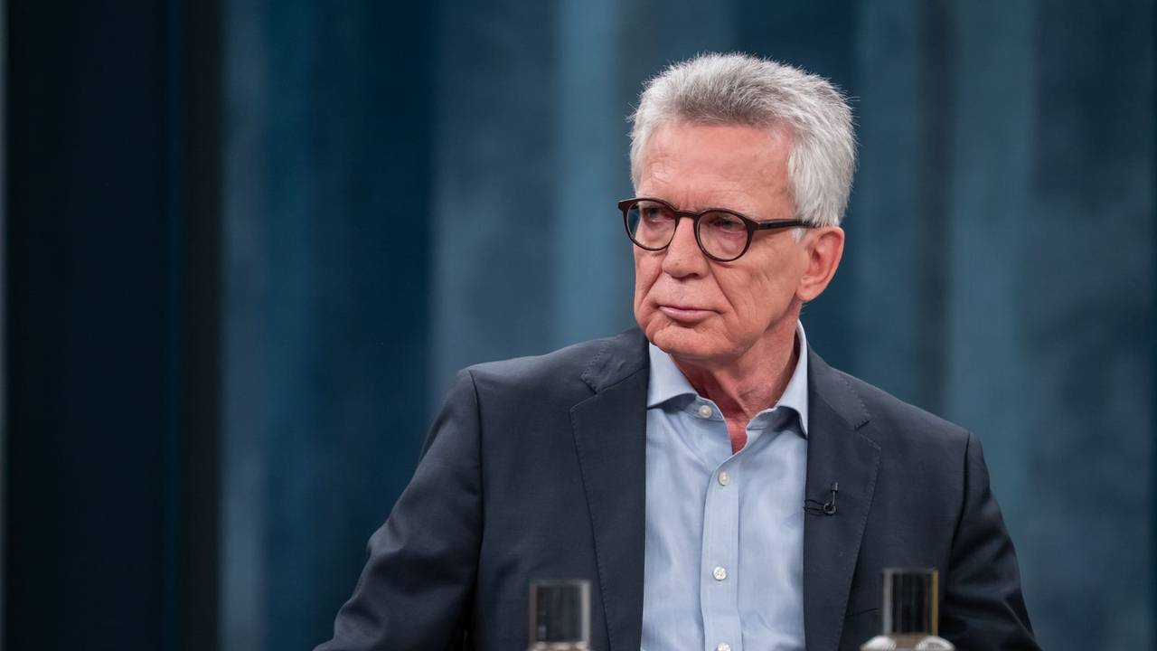 CDU-Politiker Thomas de Mazière warnte vor einer „Machtübernahme auf Samtpfoten“. (Bild: NDR/Thomas Ernst)