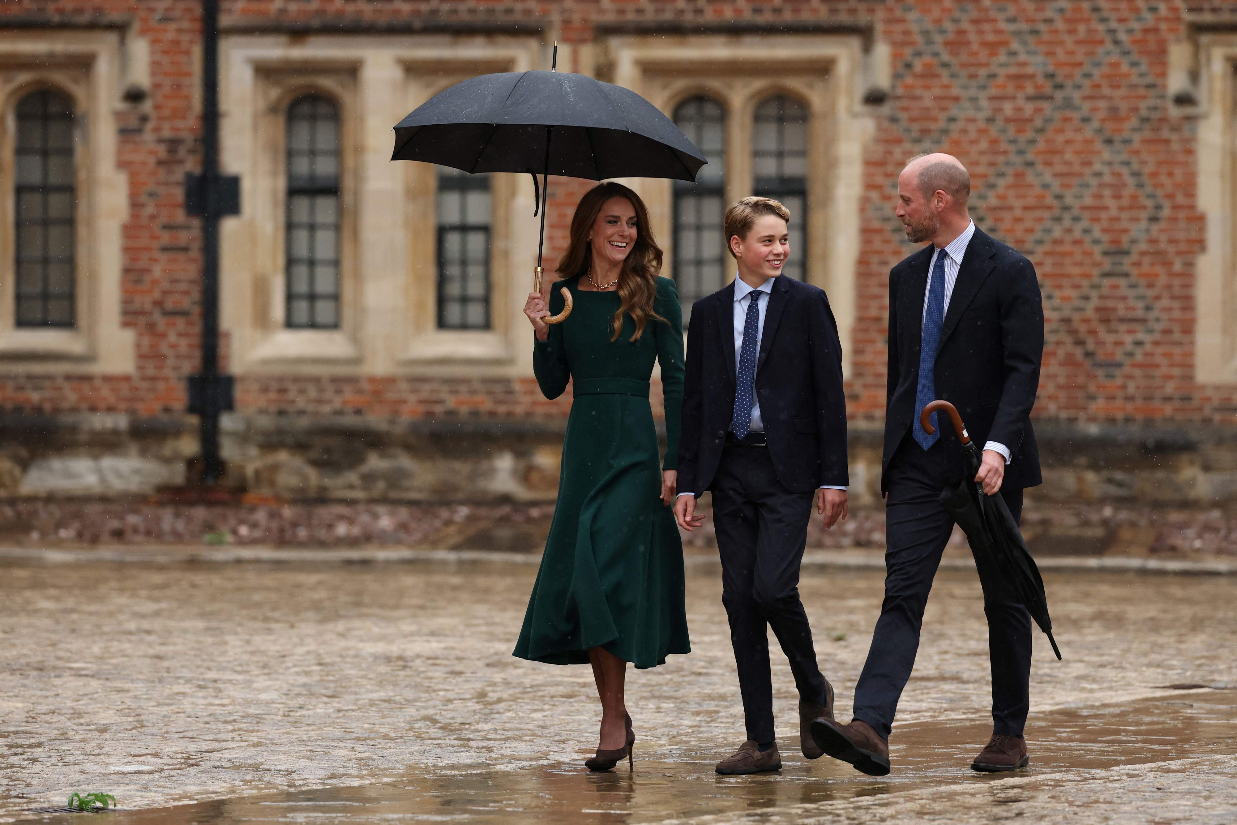 Prinzessin Kate und Prinz William begleiten Prinz George am ersten Schultag.