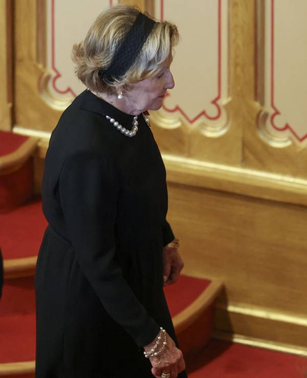 Queen Sonja of Norway walks in the Stortning as she attends the oath-taking ceremony for the new king to Norway's constitution in the main chamber of the Norwegian Parliament, the Storting, in Oslo on September 1, 2026. Haakon became King Haakon VIII of Norway when his father King Harald V died in the morning of August 28 aged 89. (Photo by Odd ANDERSEN / AFP)