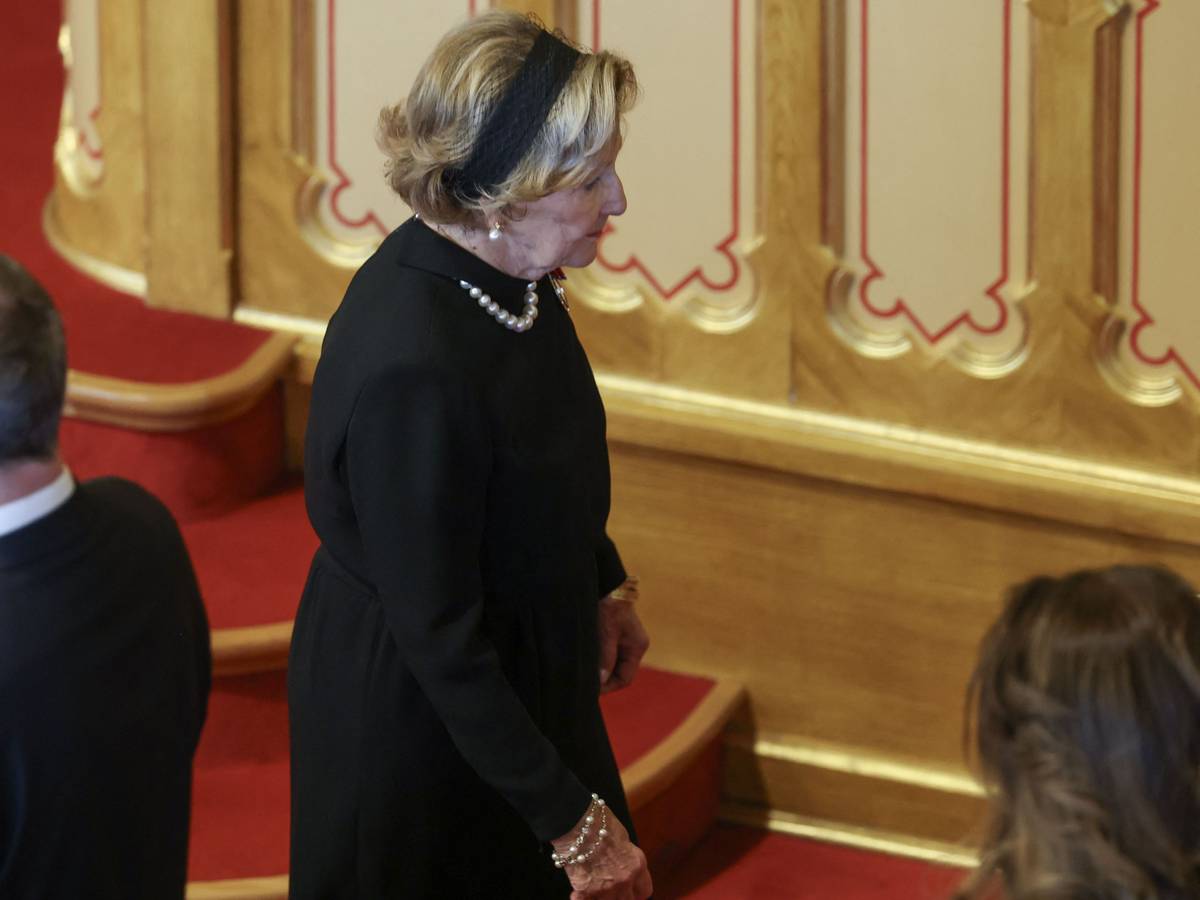 Queen Sonja of Norway walks in the Stortning as she attends the oath-taking ceremony for the new king to Norway's constitution in the main chamber of the Norwegian Parliament, the Storting, in Oslo on September 1, 2026. Haakon became King Haakon VIII of Norway when his father King Harald V died in the morning of August 28 aged 89. (Photo by Odd ANDERSEN / AFP)
