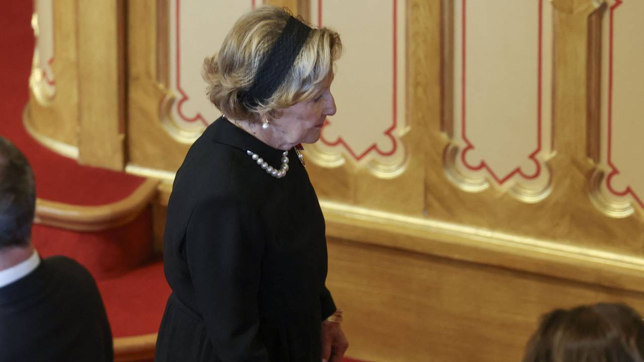 Queen Sonja of Norway walks in the Stortning as she attends the oath-taking ceremony for the new king to Norway's constitution in the main chamber of the Norwegian Parliament, the Storting, in Oslo on September 1, 2026. Haakon became King Haakon VIII of Norway when his father King Harald V died in the morning of August 28 aged 89. (Photo by Odd ANDERSEN / AFP)