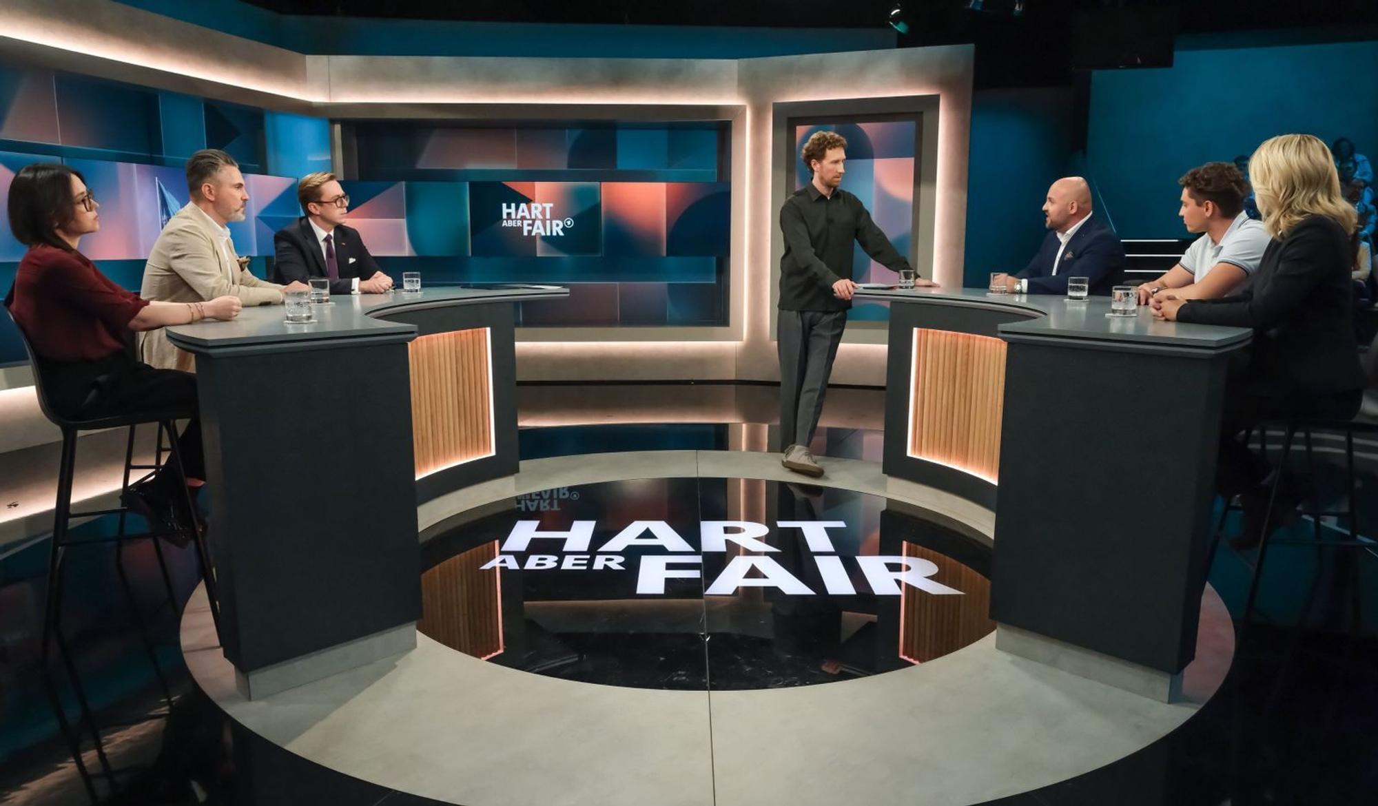 Bei „Hart aber fair“ wurde hitzig diskutiert - und viel durcheinander geredet. (Bild: WDR/Oliver Ziebe)