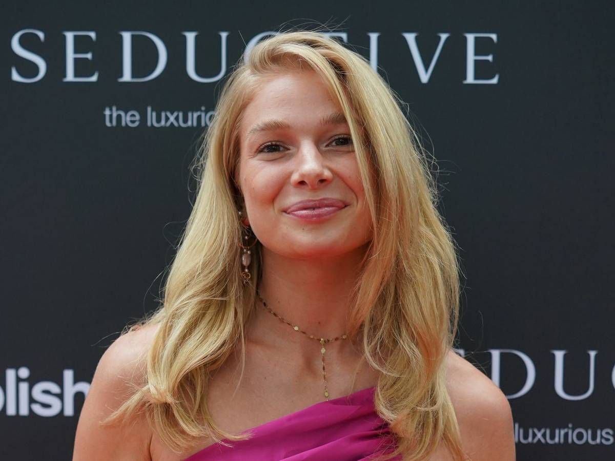 Bereits in den ersten Tagen auf ihrem umgebauten Hof hat Moderatorin Lola Weippert mit einer Pechsträhne zu kämpfen. (Bild: 2023 Getty Images/Thomas Niedermueller)