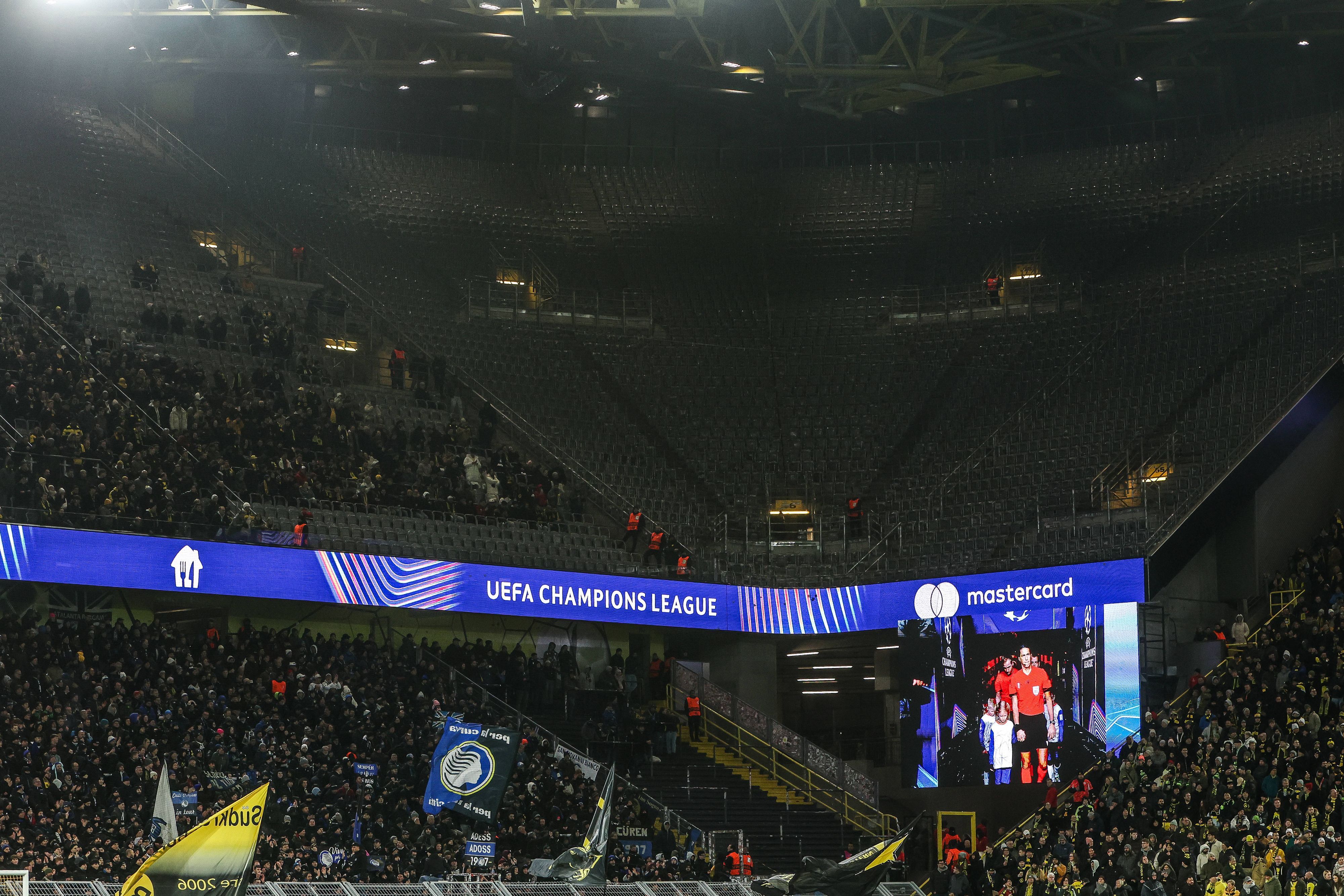 Leere Plätze im Signal-Iduna-Park.
