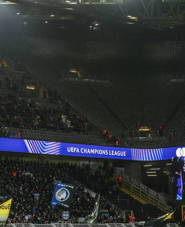 Leere Plätze im Signal-Iduna-Park.