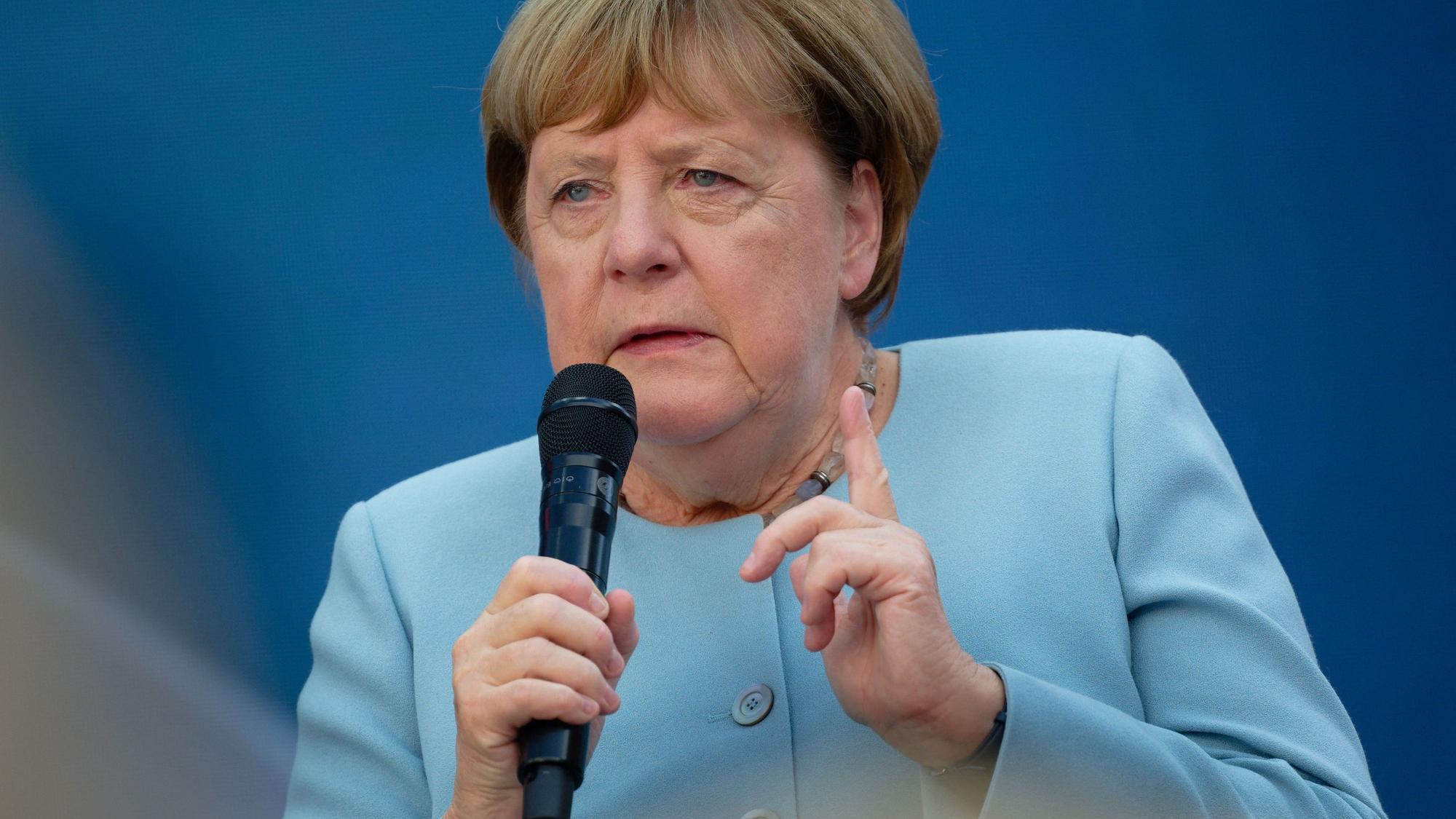 Die ehemalige Bundeskanzlerin Angela Merkel (CDU) spricht bei der Digitalmesse Digital X der Deutschen Telekom.