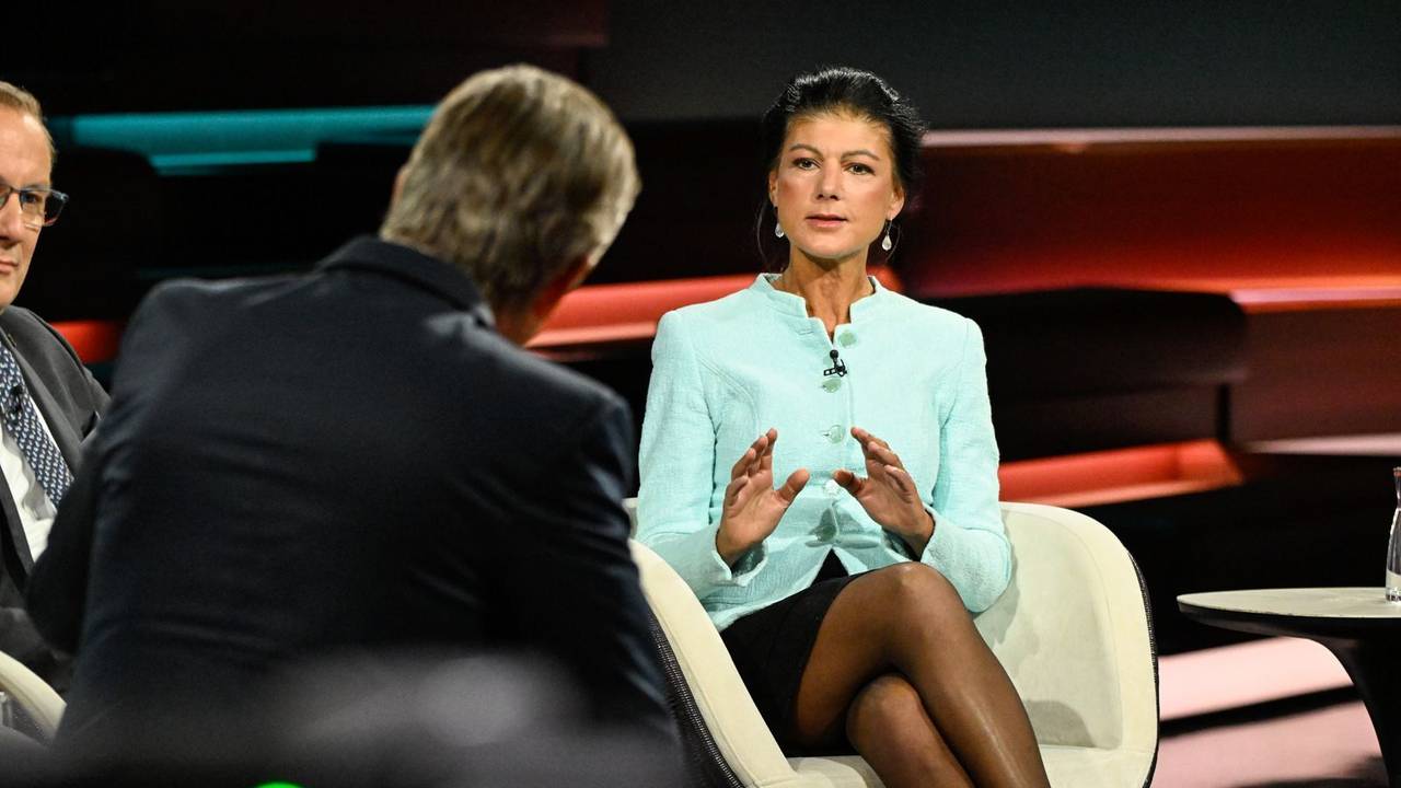 In seinem ZDF-Talk lieferte sich Markus Lanz hitzige Wortgefechte mit Sahra Wagenknecht. (Bild: ZDF / Markus Hertrich)