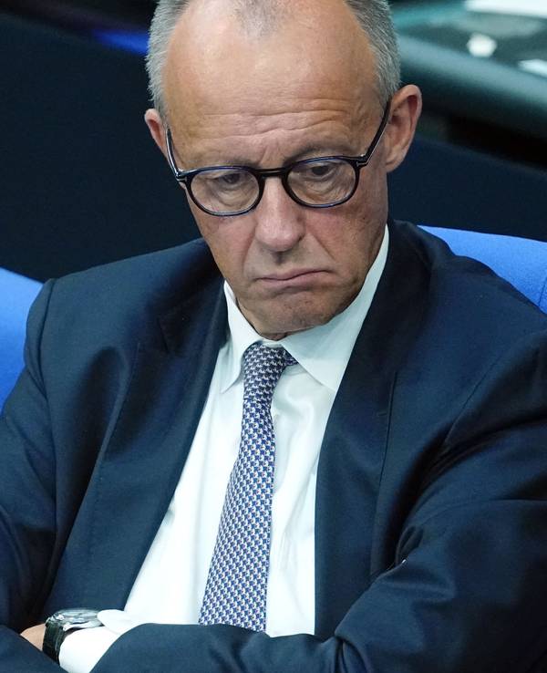 Bundeskanzler Friedrich Merz (CDU) bei der Sitzung des Bundestags zu Beginn der Haushaltswoche.
