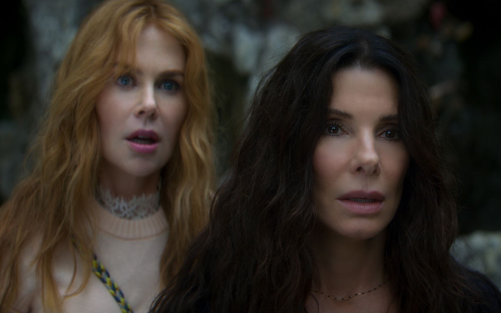 Die „Zauberhaften Schwestern“ Gillian (Nicole Kidman, links) und Sally (Sandra Bullock) kehren nach 28 Jahren zurück auf die Kinoleinwand. (Bild: 2026 Warner Bros. Entertainment)