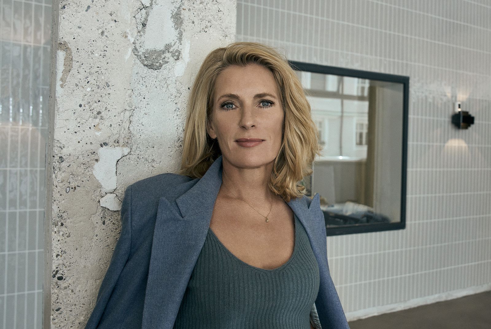 Maria Furtwängler eröffnet mit dem „Tatort: König in Gelb“ die neue Primetime-Krimisaison am Sonntag im Ersten. Der Film funktioniert im Sinne eines Spannungsstücks und als Demenz-Drama. Welche Rolle spielt die Krankheit und die Angst vor ihr im Leben der an diesem Abend 60 Jahre alt werdenden Schauspielerin? (Bild: Magnus Winter)