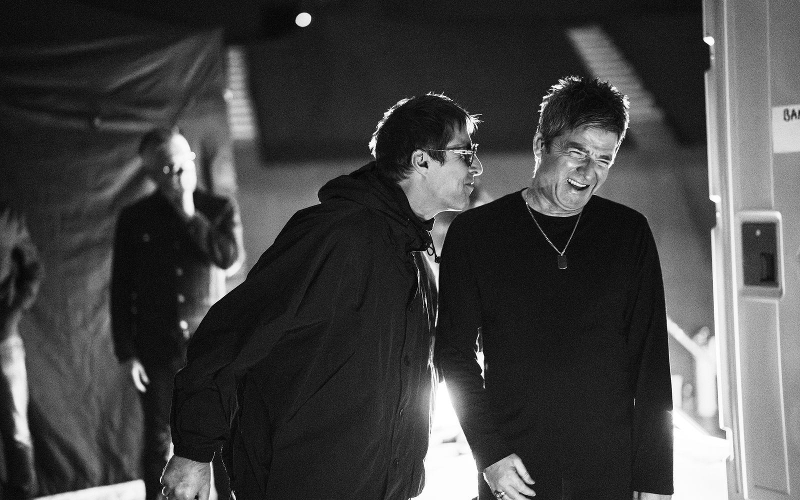 Liam (links) und Noel Gallagher wieder vereint: Das hätte noch vor drei, vier Jahren niemand für möglich gehalten. (Bild: Disney/Simon Emmett)