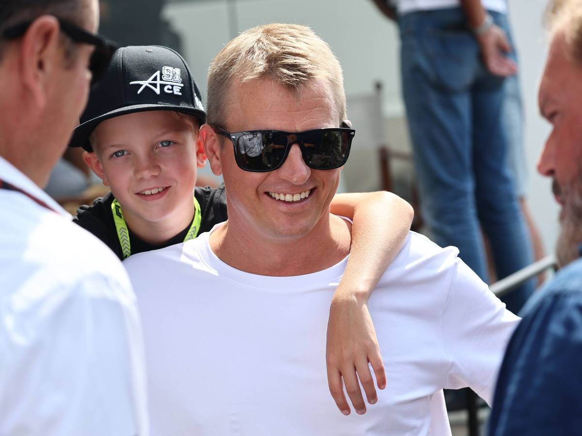 Robin Räikkönen mit seinem Papa Kimi.
