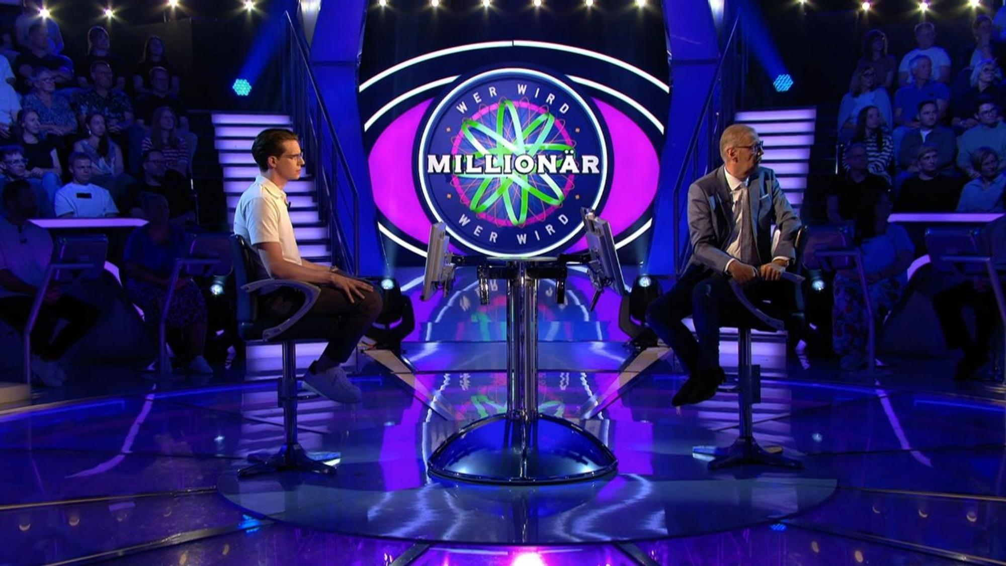 Technik-Panne bei WWM? Mehrere Zuschauer im Studio beklagten, dass ihre Geräte zur Abstimmung beim Publikumsjoker nicht funktionierten. (Bild: RTL)