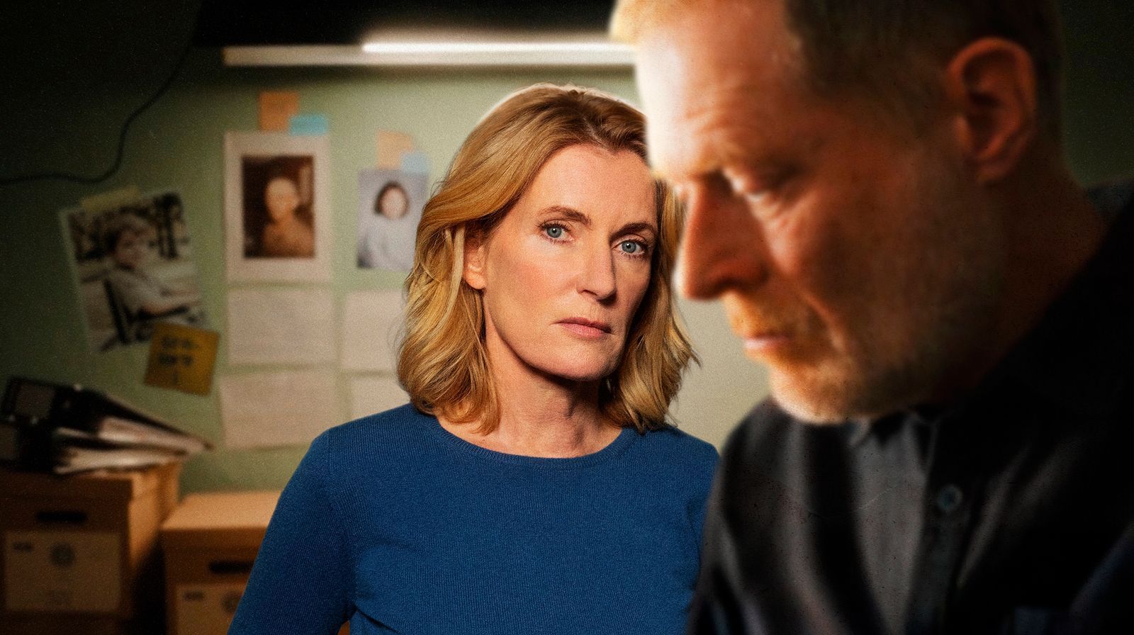 Charlotte Lindholm (Maria Furtwängler) weiß nicht, ob sie im starken neuen „Tatort: König in Gelb“ überhaupt einen Mordfall vorliegen hat. Der Tod einer betagten Patientin im Demenzdorf weist Parallelen zu ungeklärten Serienmord-Fällen auf. Doch liegt der etwas spezielle Kollege Matthias Vogel (Andreas Lust) mit seinem Verdacht richtig? (Bild:  NDR/Frizzi Kurkhaus)
