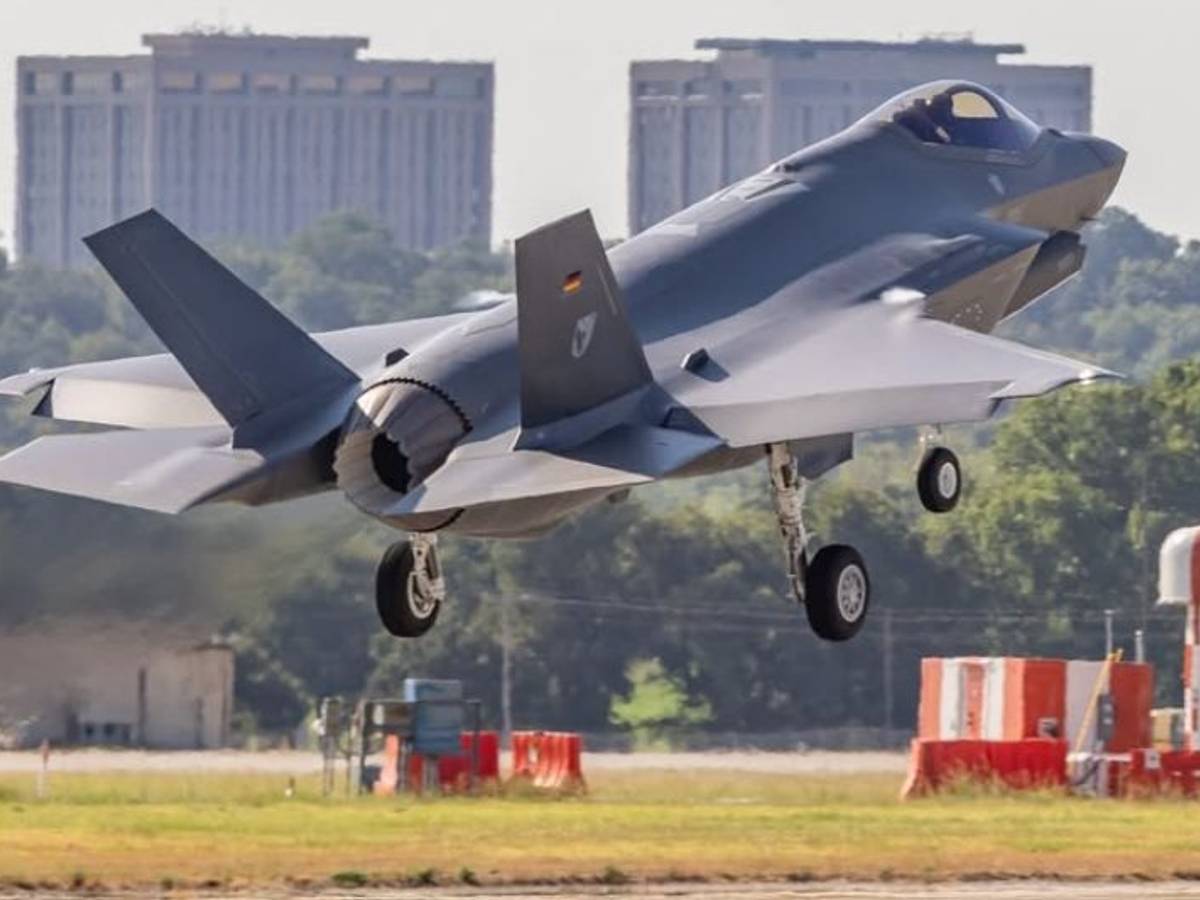 Die erste F-35A Lightning II mit deutscher Kennung ist in den USA abgehoben.